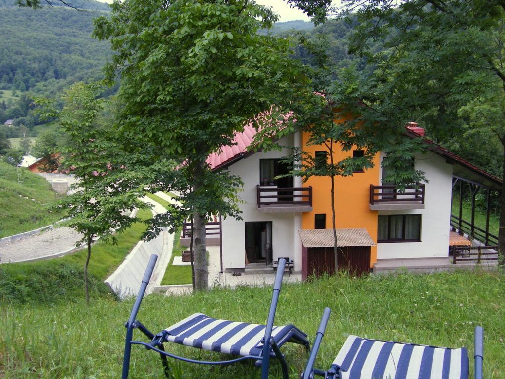 Pensiunea Poiana Verde Slănic-Moldova Екстериор снимка